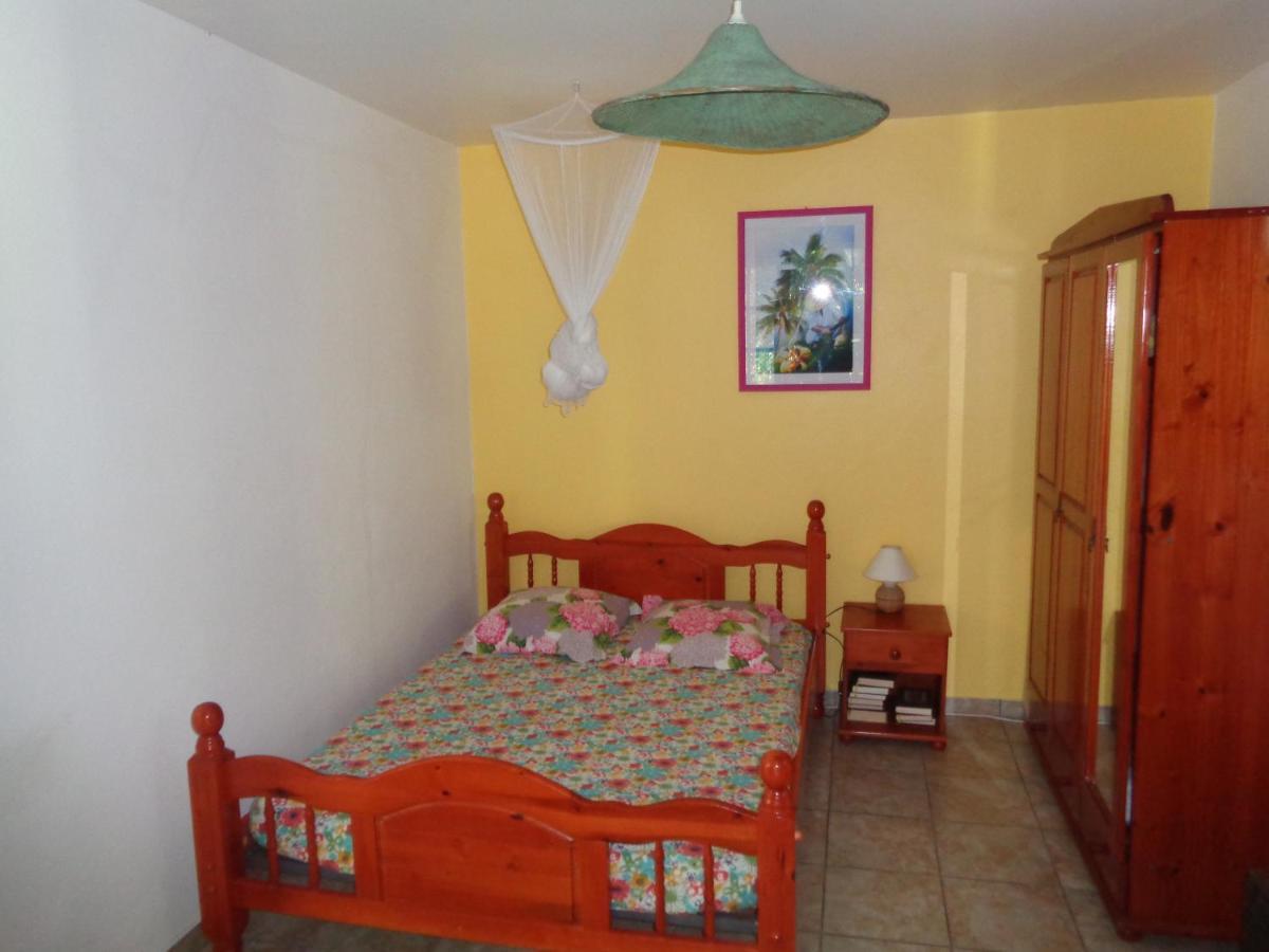 Jardin Bananier Apartment Десе Екстериор снимка